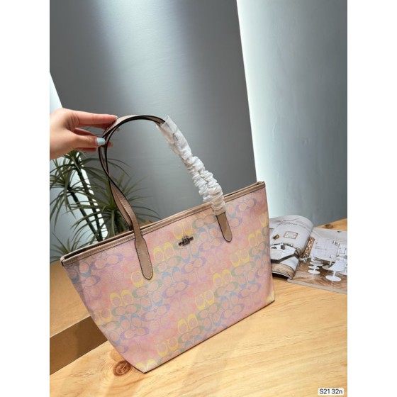 City Tote Bag in Multicolor Signature Canvas